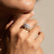 53 Bague cocktail dôme en or jaune et diamants 58 Facettes HJ062657