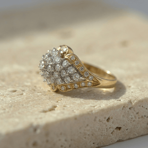 53 Bague cocktail dôme en or jaune et diamants 58 Facettes HJ062657