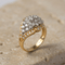 53 Bague cocktail dôme en or jaune et diamants 58 Facettes HJ062657