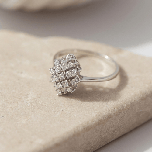 63 Bague navette en or blanc 585 et diamants 58 Facettes HJ062651