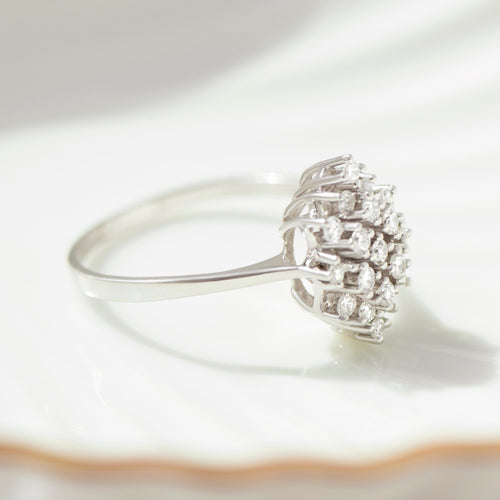 63 Bague navette en or blanc 585 et diamants 58 Facettes HJ062651