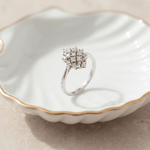 63 Bague navette en or blanc 585 et diamants 58 Facettes HJ062651