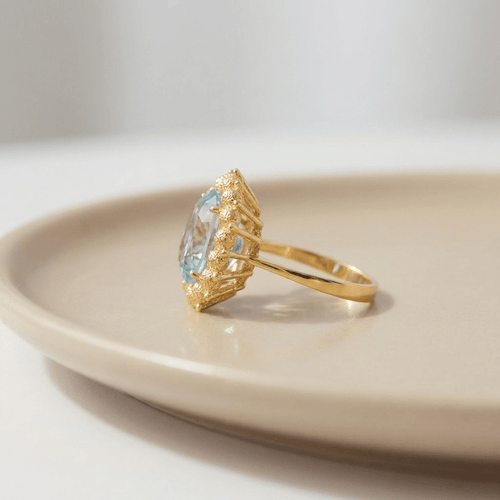61 Bague cocktail en or jaune et aigue-marine 58 Facettes HJ062653