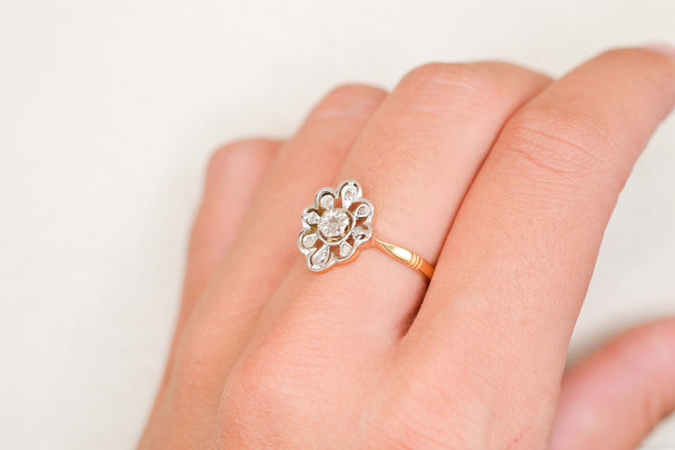 Bague 57 Bague marguerite plate en or jaune et blanc 18 carats, diamant 58 Facettes 4189