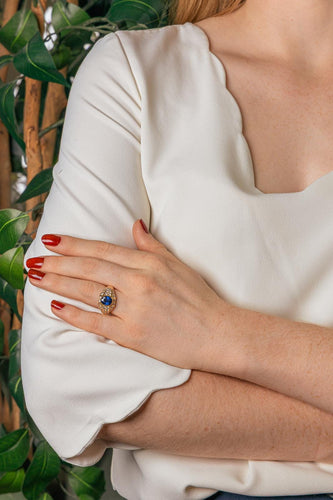 56 Bague en or jaune avec saphir et diamants 58 Facettes 5742982CN