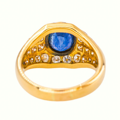 56 Bague en or jaune avec saphir et diamants 58 Facettes 5742982CN