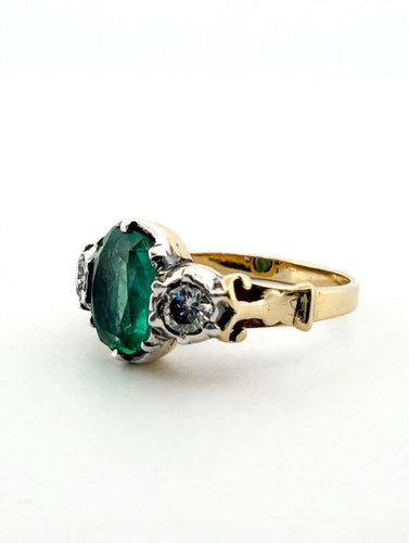 52 Bague vintage en or jaune 18 ct avec émeraude et diamants 58 Facettes 517/26 H
