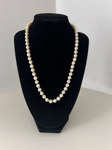 Collier choker 59 perles Akoya en or 18K 58 Facettes 959