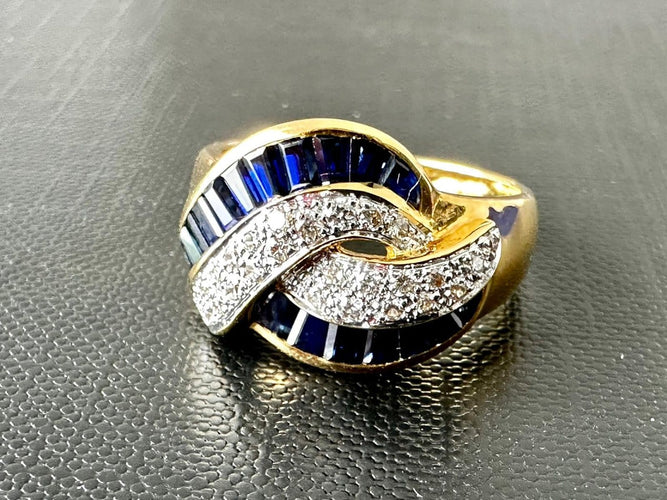 59.5 Bague cocktail italienne en or jaune 18 carats, diamants et saphirs 58 Facettes A1927D