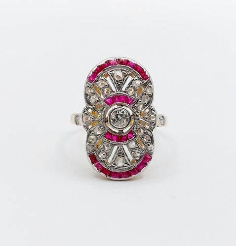47 Bague marquise Art déco en or 18K, platine, diamants et rubis 58 Facettes A07788
