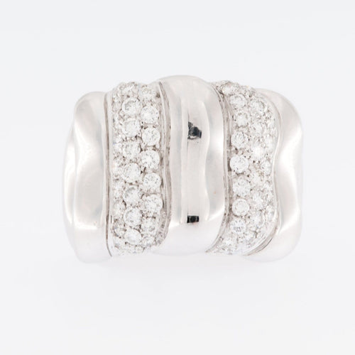 54 Bague moderne italienne en or blanc 18 carats et diamants 58 Facettes A1851