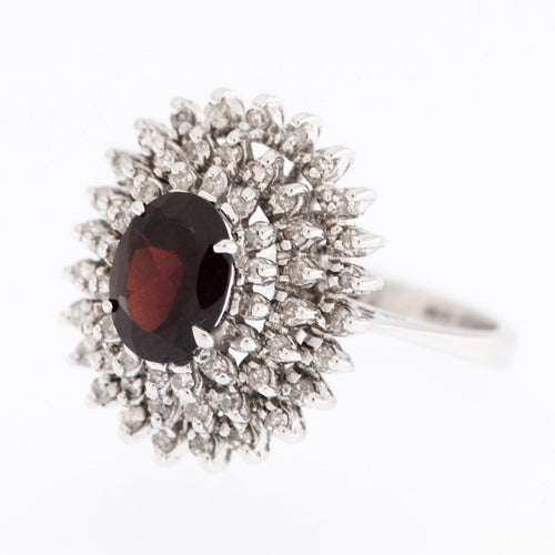 55 Bague cocktail italienne en or blanc avec diamants et grenat 58 Facettes A1855