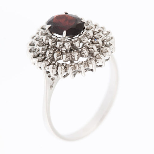55 Bague cocktail italienne en or blanc avec diamants et grenat 58 Facettes A1855