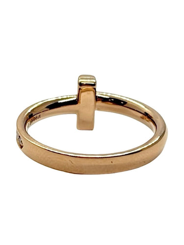 51 Tiffany & Co - Bague Tiffany T en or rose et diamants 58 Facettes 2260