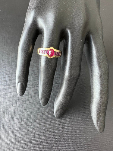 54 Bague vintage en or jaune 18 carats et rubis 58 Facettes A1931D