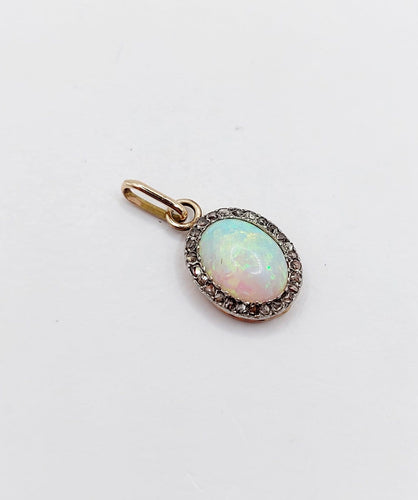 Pendentif Pendentif victorien en or 18k, opale et diamants taille rose 58 Facettes A07739