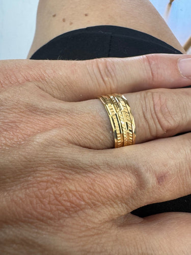Bague 57 Bague semainier 7 anneaux en or jaune 58 Facettes Bague