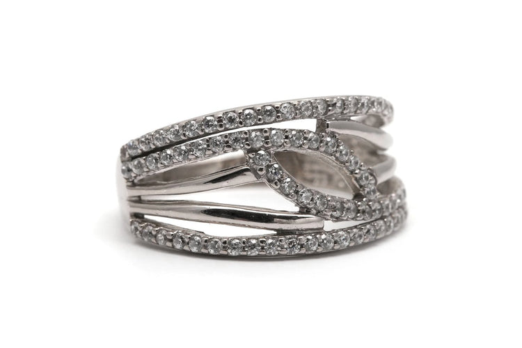 Bague 55 Bague contemporaine en or blanc 18 carats et diamants 58 Facettes B935