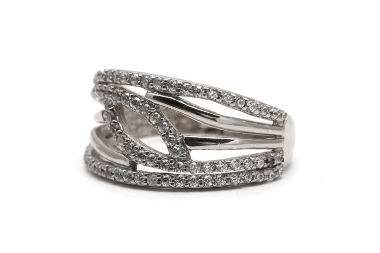 Bague 55 Bague contemporaine en or blanc 18 carats et diamants 58 Facettes B935