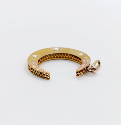 Pendentif Pendentif croissant de lune en or 18K et perles 58 Facettes A07705