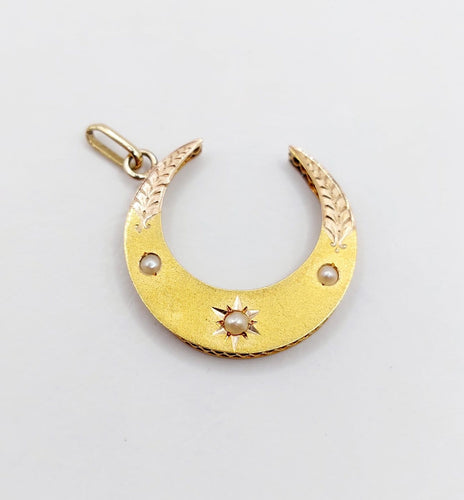 Pendentif Pendentif croissant de lune en or 18K et perles 58 Facettes A07705