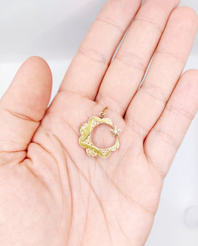 Pendentif Pendentif croissant de lune en or 18k avec perle 58 Facettes A07689