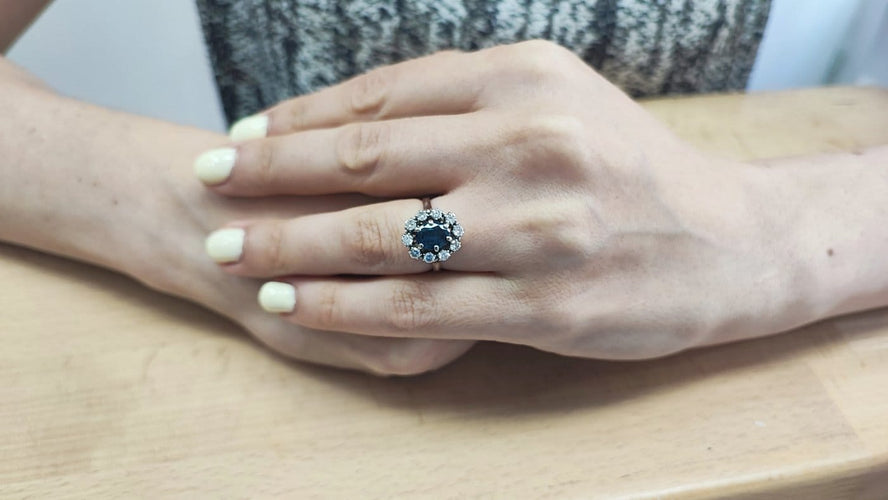 Bague 50 Bague marguerite en or blanc, saphir et diamants 58 Facettes BAG.MARGT.S-2452.3