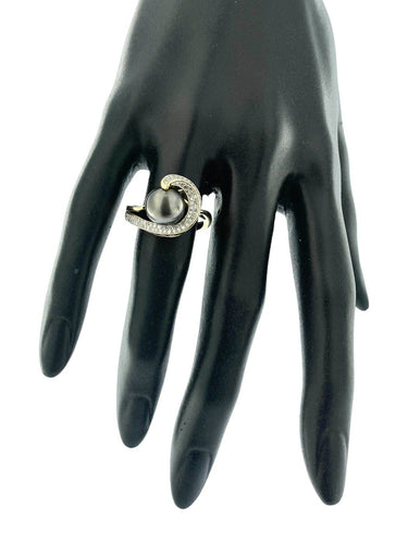 Bague 56 Bague cocktail en or 18 carats, perle noire et diamants 58 Facettes A2001D