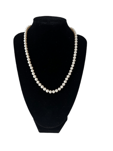 Collier choker 72 perles de culture, fermoir en or 750