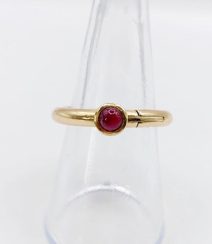 Bague 53 Bague ouvrante vintage en or 18k et rubis cabochon 58 Facettes A07640
