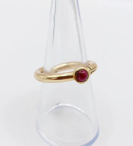 Bague 53 Bague ouvrante vintage en or 18k et rubis cabochon 58 Facettes A07640