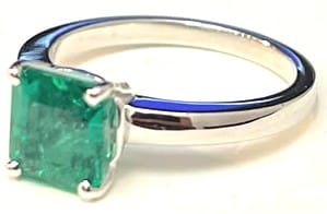 Bague 52.5 Bague en or gris et émeraude de Zambie 58 Facettes 269395