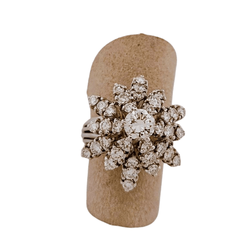 Bague 52 Bague fleur en or blanc et diamants 58 Facettes 2690414
