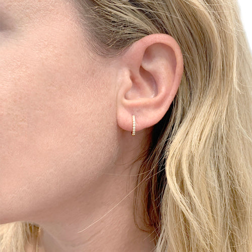 Boucles d'oreilles Paire de petites créoles en or jaune, diamants. 58 Facettes 34959