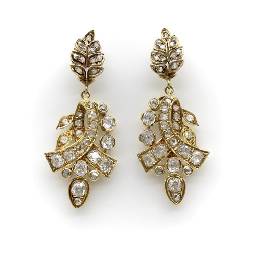 Boucles d'oreilles Boucles d'oreilles victoriennes à motifs feuillage en or 18K et diamants 58 Facettes 11224