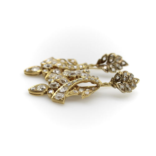 Boucles d'oreilles Boucles d'oreilles victoriennes à motifs feuillage en or 18K et diamants 58 Facettes 11224