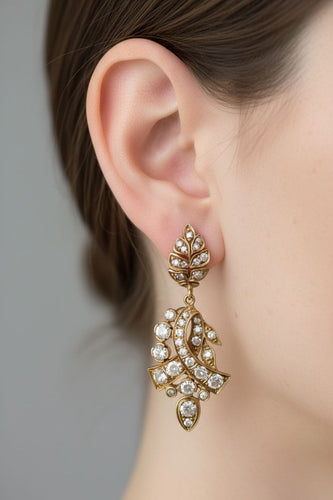 Boucles d'oreilles Boucles d'oreilles victoriennes à motifs feuillage en or 18K et diamants 58 Facettes 11224