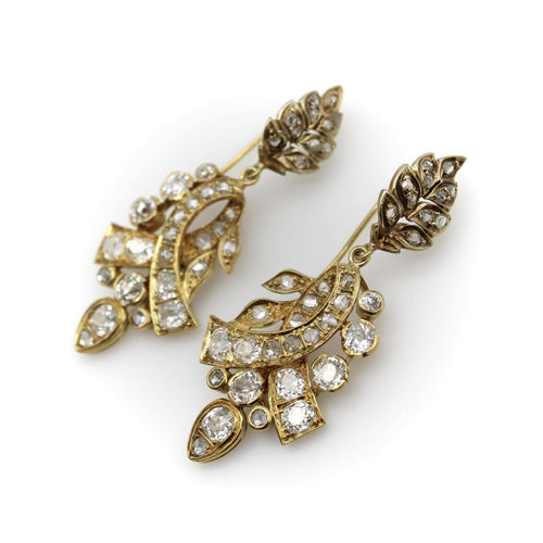 Boucles d'oreilles Boucles d'oreilles victoriennes à motifs feuillage en or 18K et diamants 58 Facettes 11224