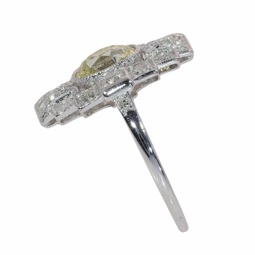 26079-0307.p08_Art Deco platinum ring with a 1 04-carat oval diamond  circa 1930-en.jpg