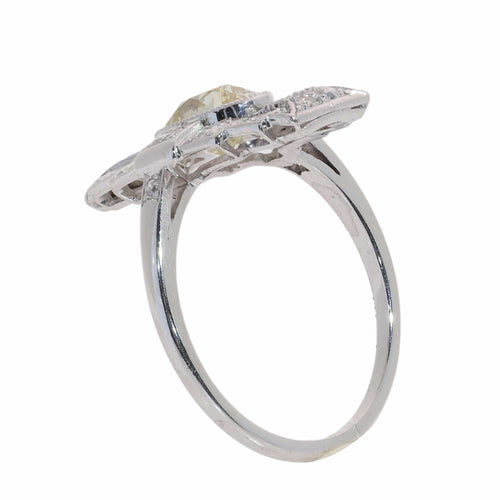 26079-0307.p09_Art Deco platinum ring with a 1 04-carat oval diamond  circa 1930-en.jpg