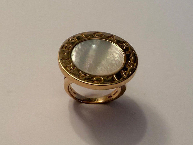 Bague 52.5 Bvlgari - Bague Bvlgari Bvlgari en or jaune et nacre 58 Facettes AZ-PG-261732