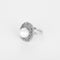 Bague 56 Bague en platine, or blanc, perle et diamants 58 Facettes B260534