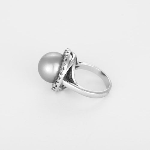 Bague 48.5 Bague en or blanc avec perle de culture grise et diamants 58 Facettes B260541