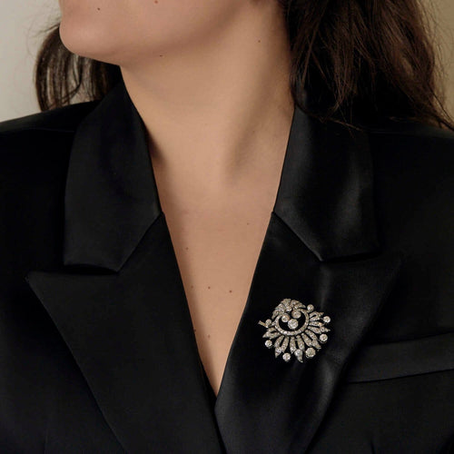 Broche Broche rayonnante en or gris 18K et diamants 58 Facettes B260524