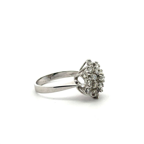 Bague 55 Bague cocktail rosette en or blanc et diamants 58 Facettes 50518