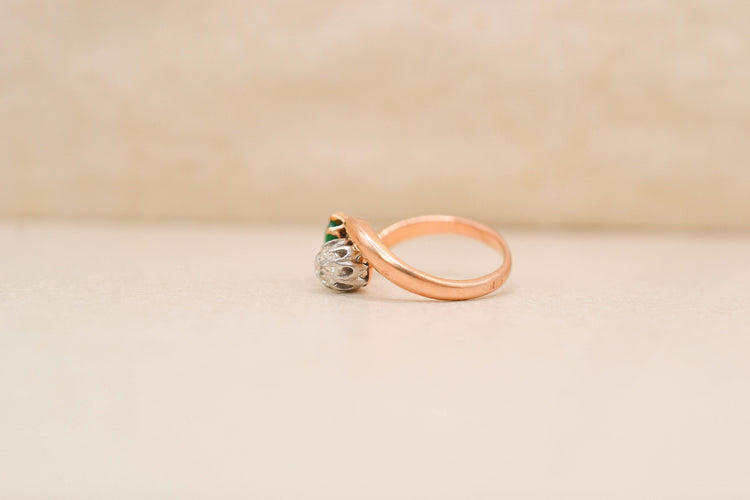 https://cdn.shopify.com/s/files/1/0963/7950/2920/files/bague-toi-et-moi-diamants-verre.jpg?v=1789719182