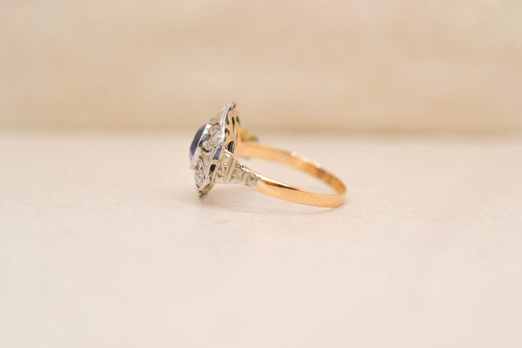 https://cdn.shopify.com/s/files/1/0963/7950/2920/files/bague-vintage-art-deco-or-18-carats.jpg?v=1789720718