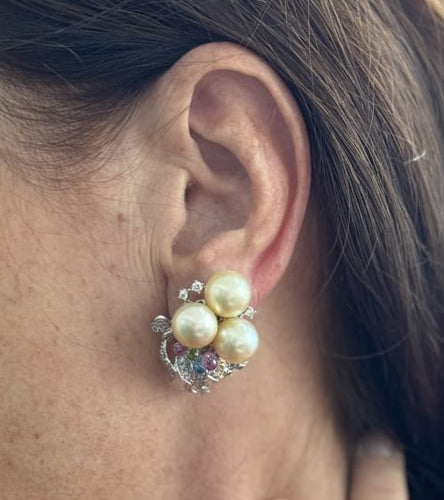 Boucles d'oreilles Boucles d’oreilles - Puces en or blanc 18 ct avec perles et diamants 58 Facettes 30438
