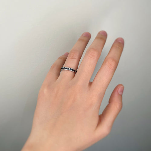 Bague 51 Alliance en or blanc 750 et saphirs 58 Facettes 240154R