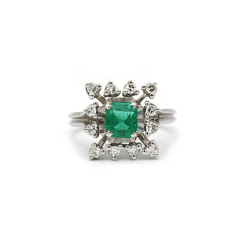 Bague 54 Bague en or blanc, émeraude et diamants 58 Facettes 230116R